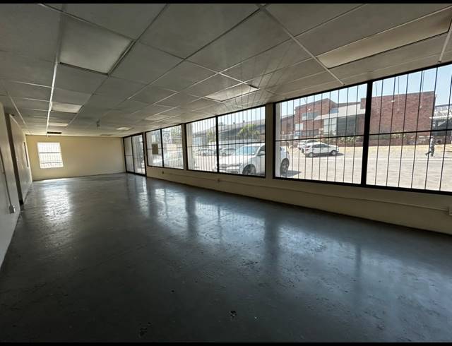 3,720M² WAREHOUSE TO LET IN WYNBERG